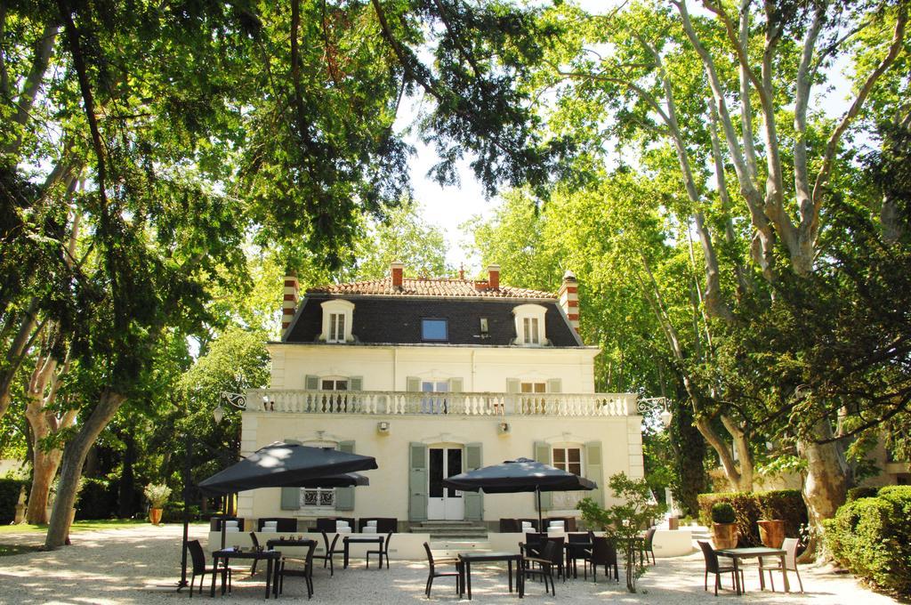 Hostellerie Les Frenes Avignon Exteriör bild