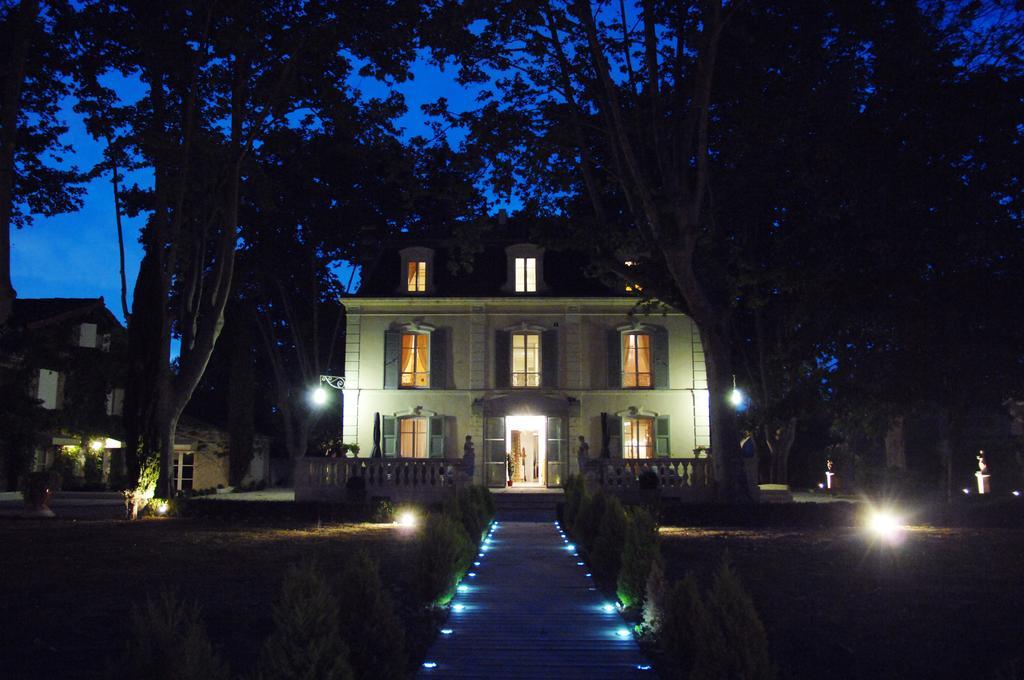 Hostellerie Les Frenes Avignon Exteriör bild