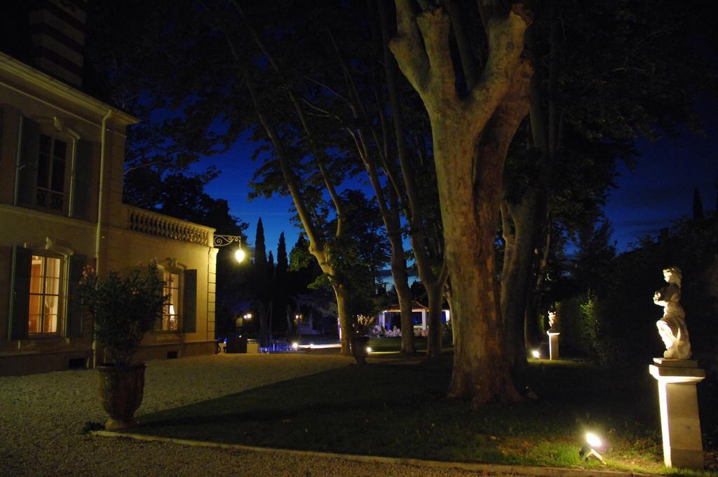 Hostellerie Les Frenes Avignon Exteriör bild