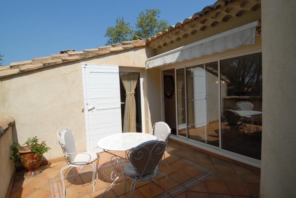 Hostellerie Les Frenes Avignon Exteriör bild