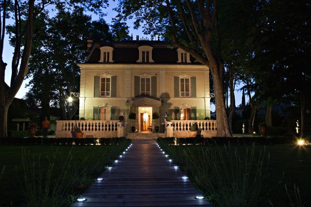 Hostellerie Les Frenes Avignon Rum bild