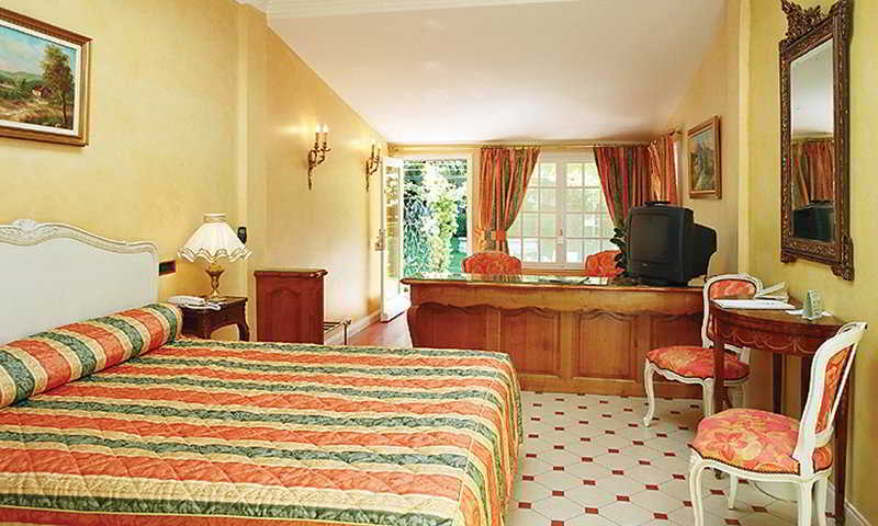 Hostellerie Les Frenes Avignon Rum bild